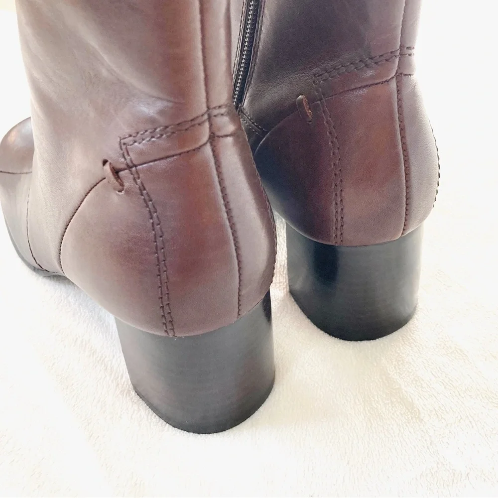 Elegant Brown Ankle Boots - Picture 6 of 13